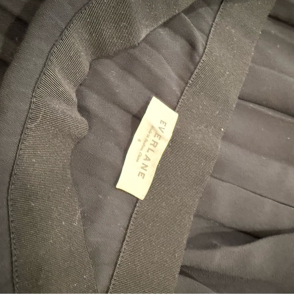 Everlane The Pleated Midi Skirt in Black - Picture 2 of 4